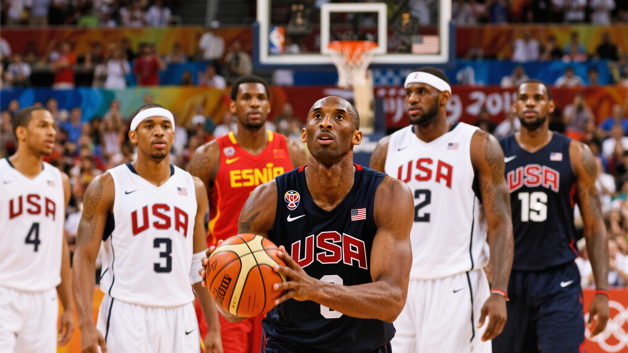 科比奥运传奇瞬间,保罗韦德难忘回忆 2008年北京奥运会上,美国男篮迎来了一场决定性的